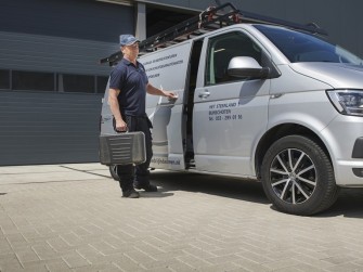 van den Berg Bedrijfsdeuren